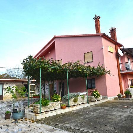 Miro Apartments Kanfanar Bagian luar foto
