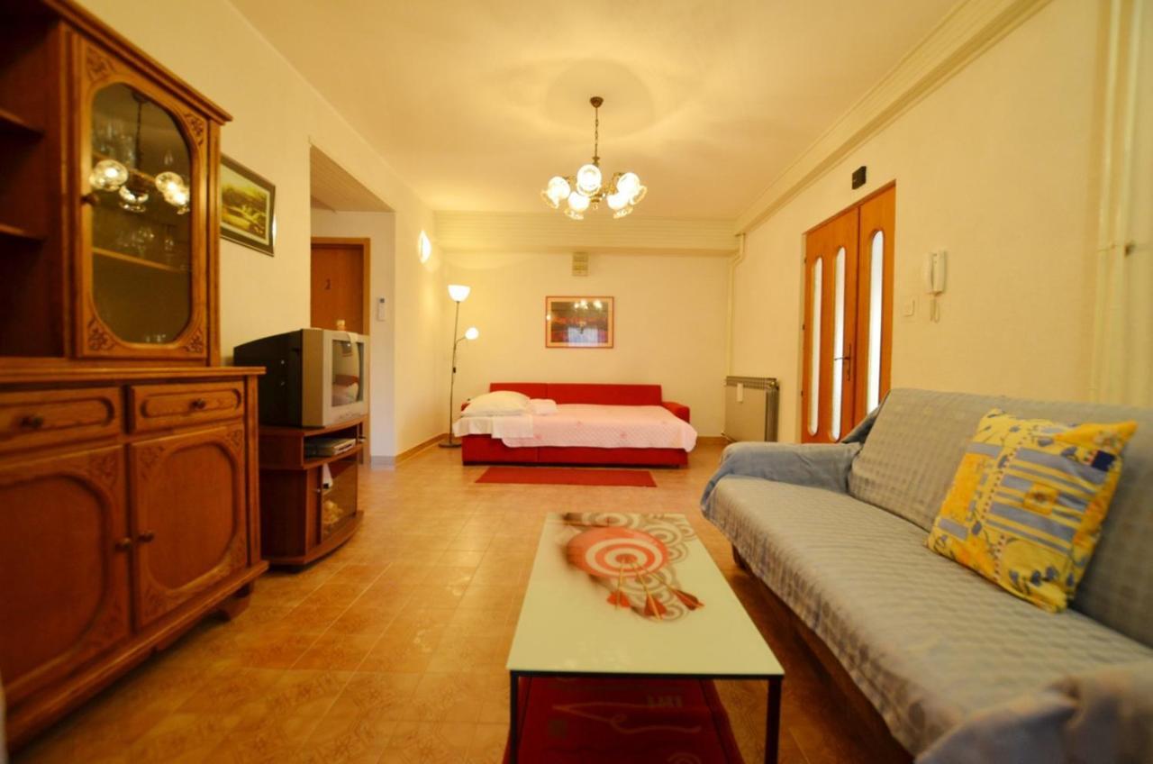 Miro Apartments Kanfanar Bagian luar foto