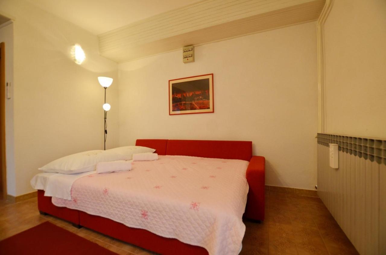 Miro Apartments Kanfanar Bagian luar foto