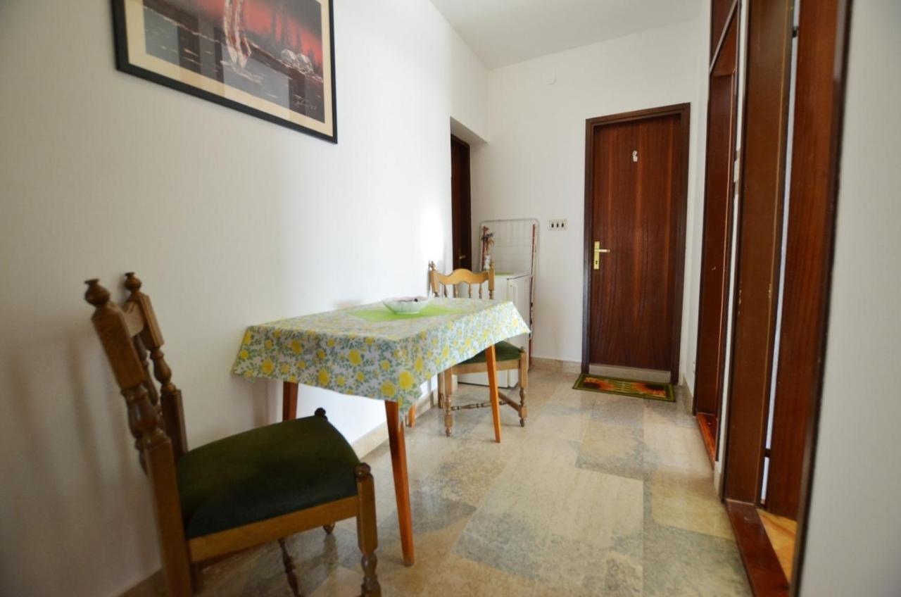 Miro Apartments Kanfanar Bagian luar foto